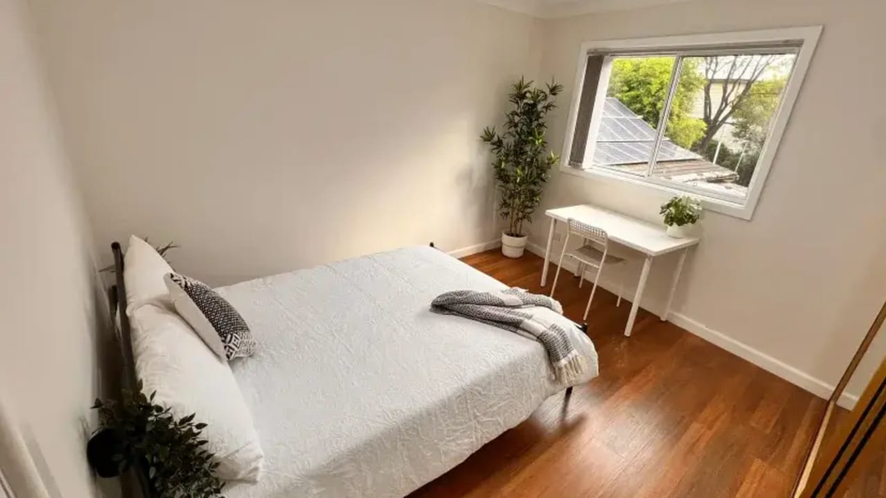Furnished room in a share house
