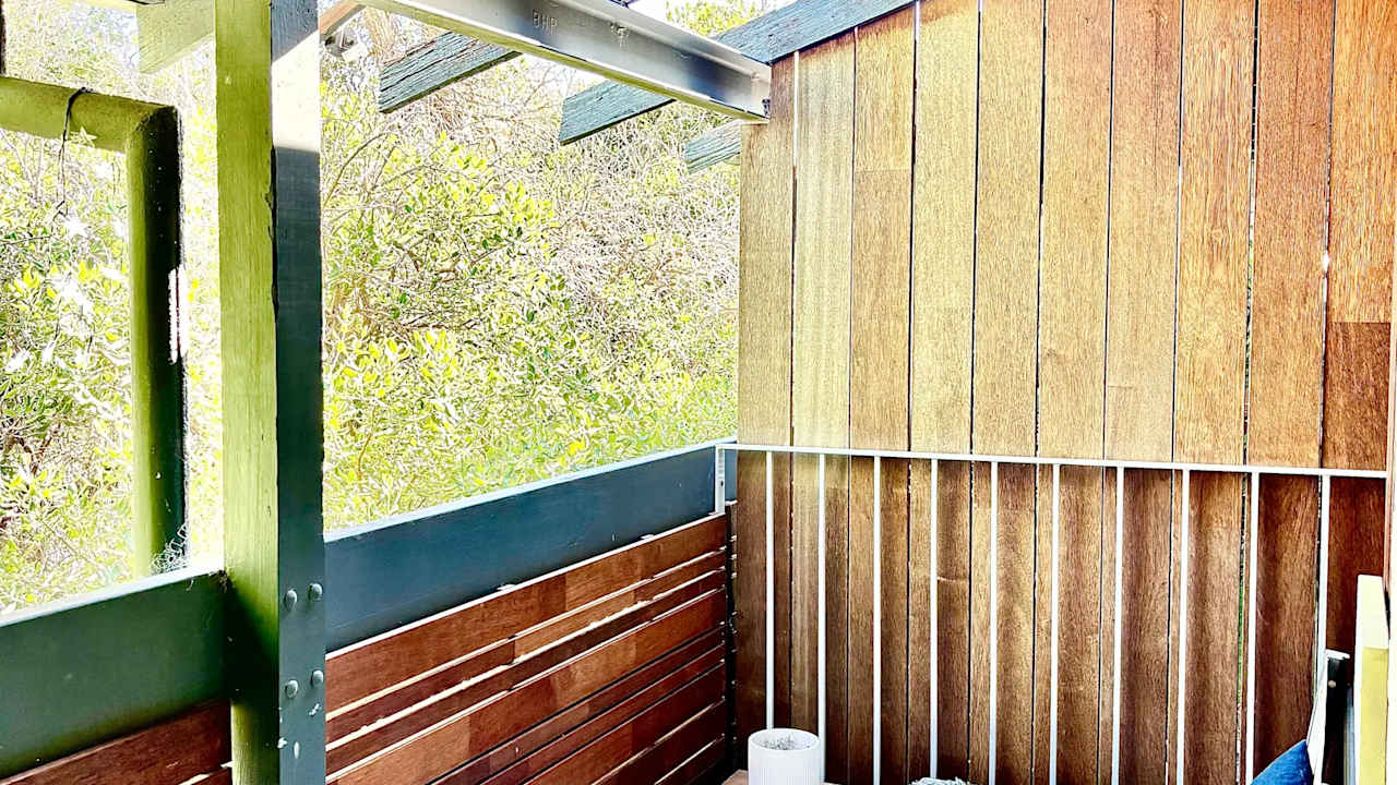 Unfurnished room in a flatshare