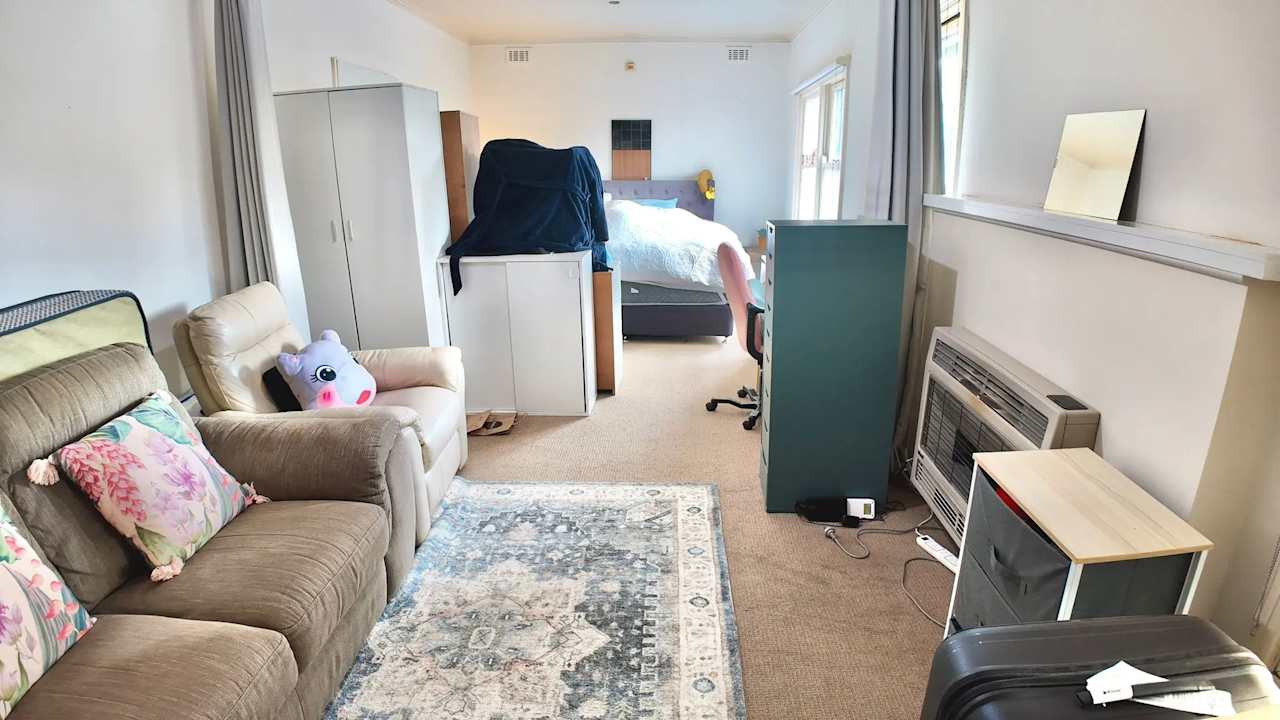 Furnished room in a share house