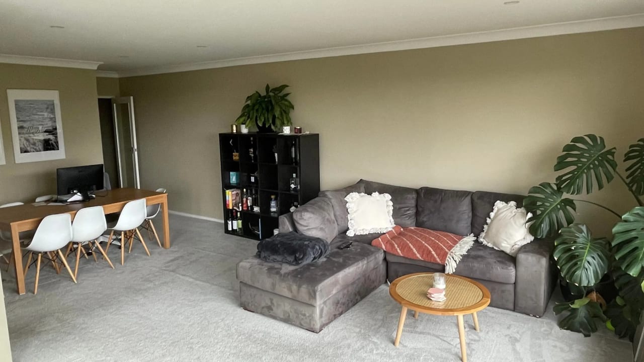 Unfurnished room in a flatshare
