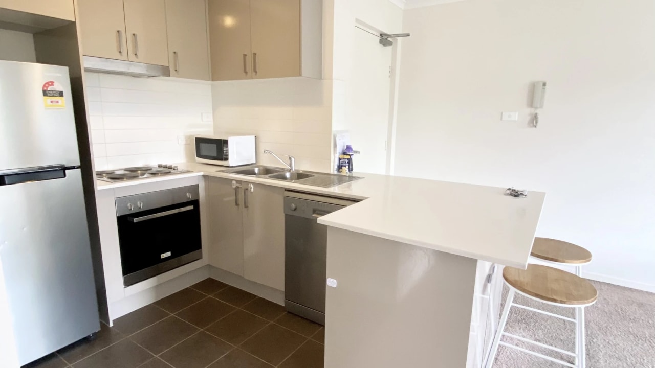 Whole property with 2 rooms for rent