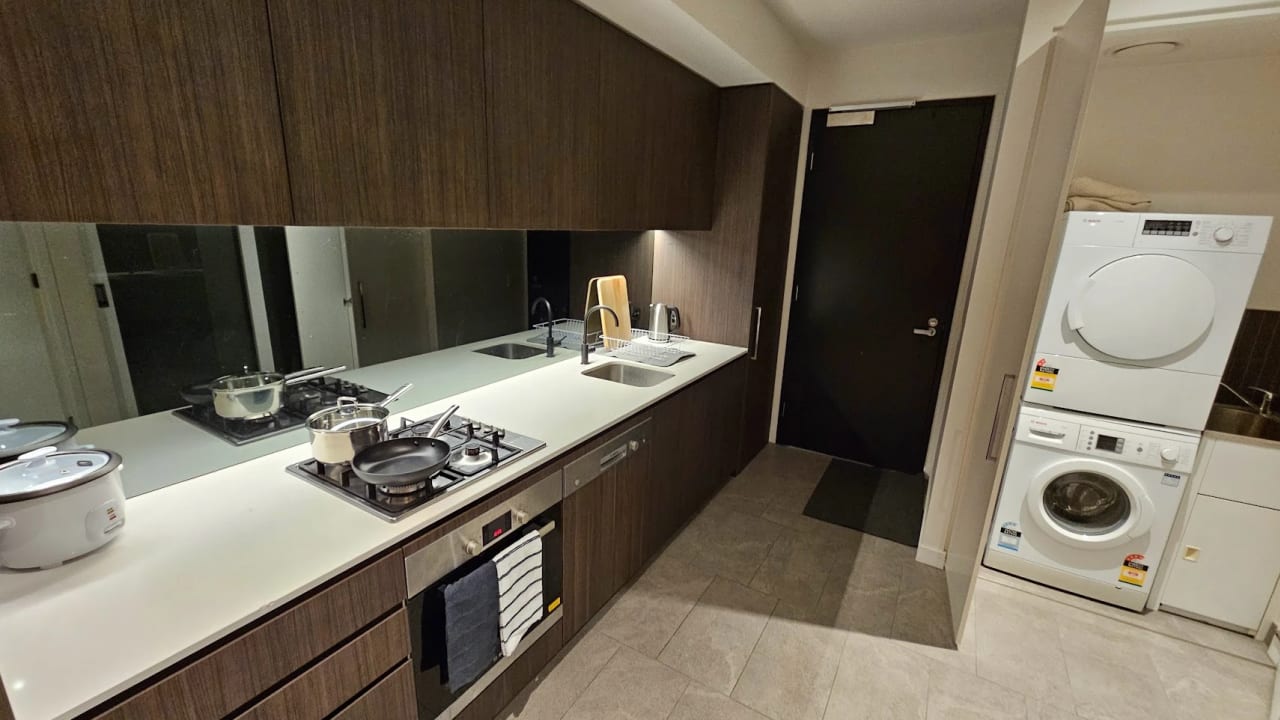 Furnished room with ensuite in a flatshare