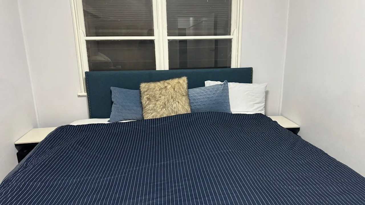 Furnished room in a share house