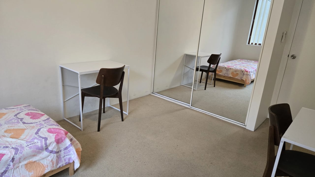 Furnished room in a flatshare