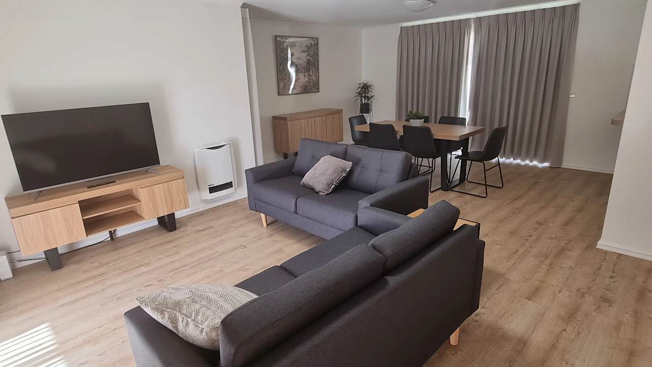 Whole property with 3 rooms for rent