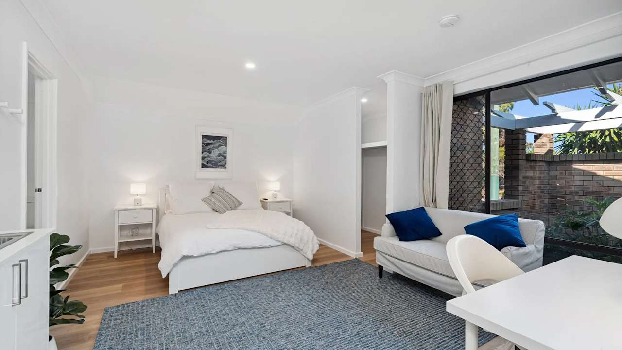 Furnished room with own bathroom