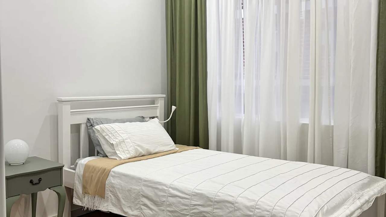 Furnished room in a flatshare