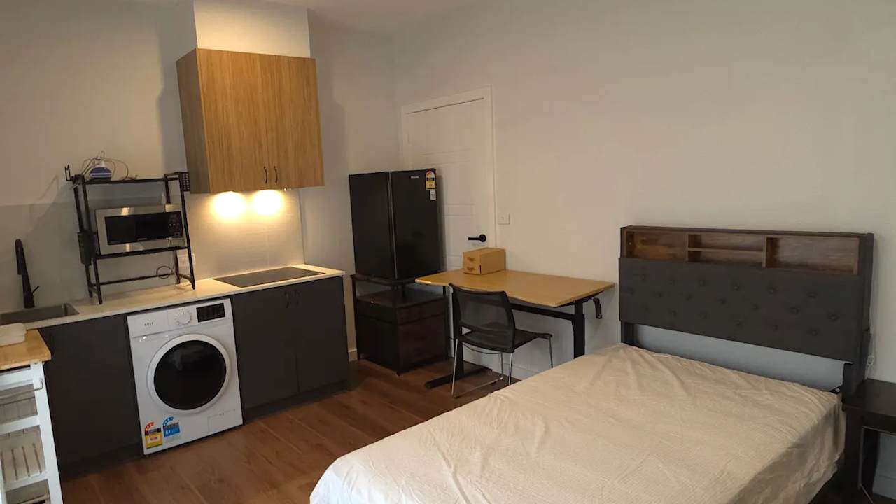 Furnished room with own bathroom