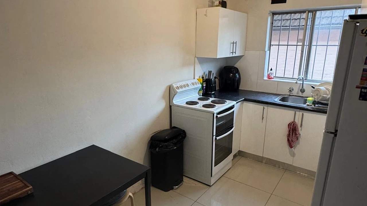 Furnished room in a flatshare