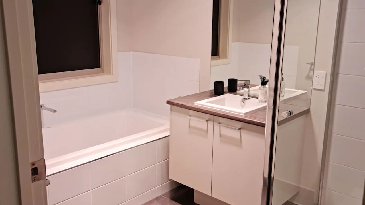 Unfurnished room in a share house