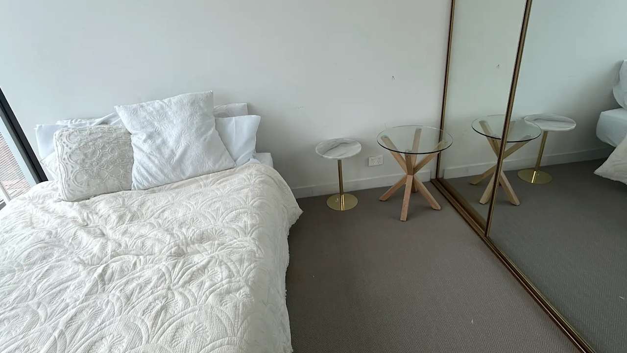 Furnished room in a flatshare