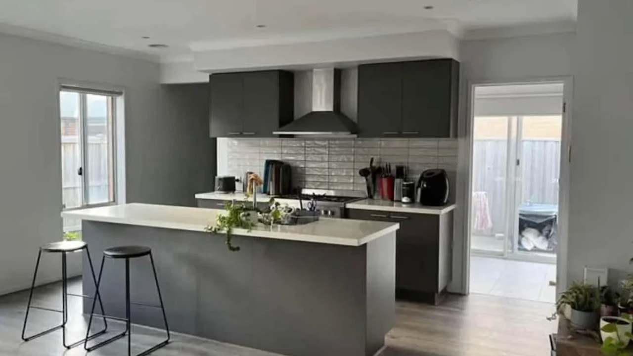 Unfurnished room in a share house