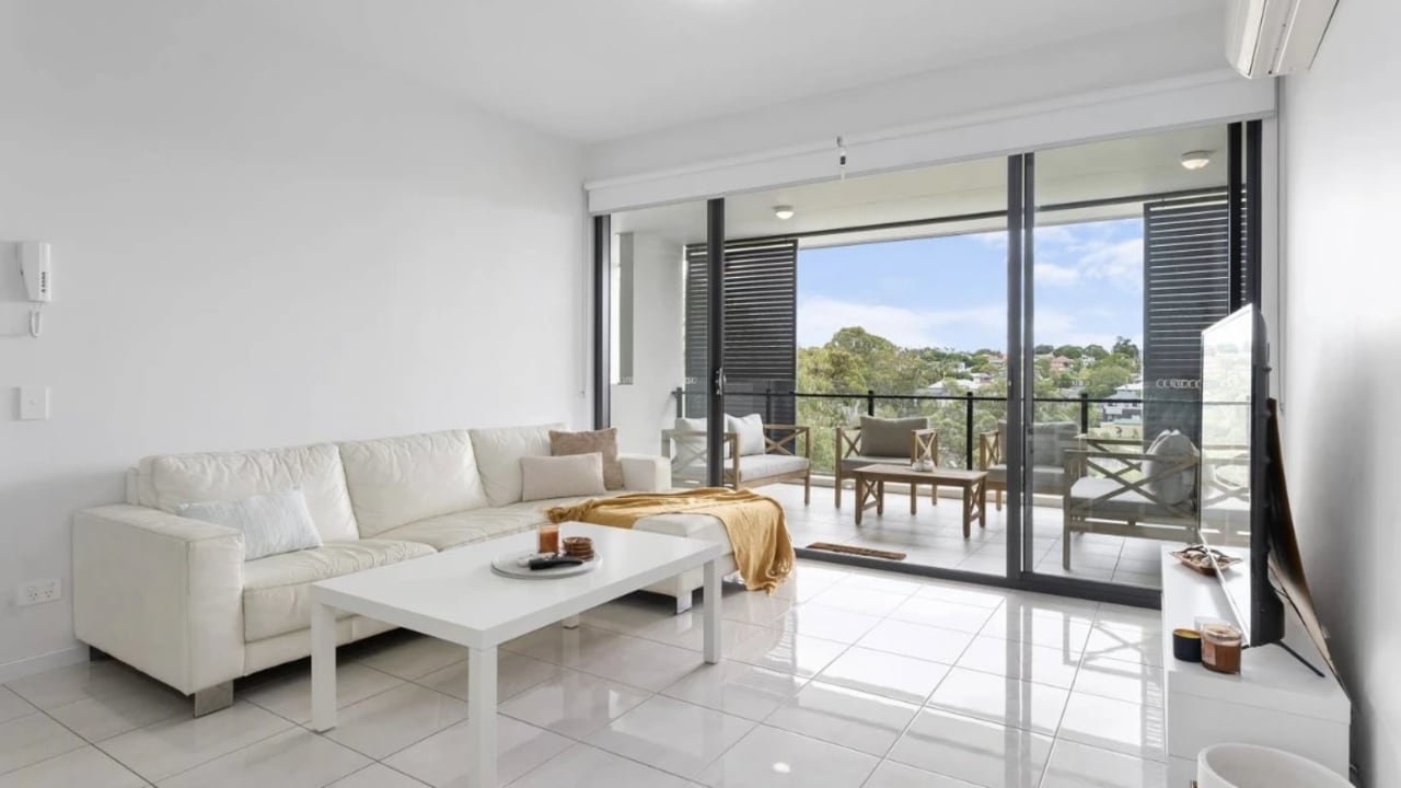 Unfurnished room with ensuite in a flatshare