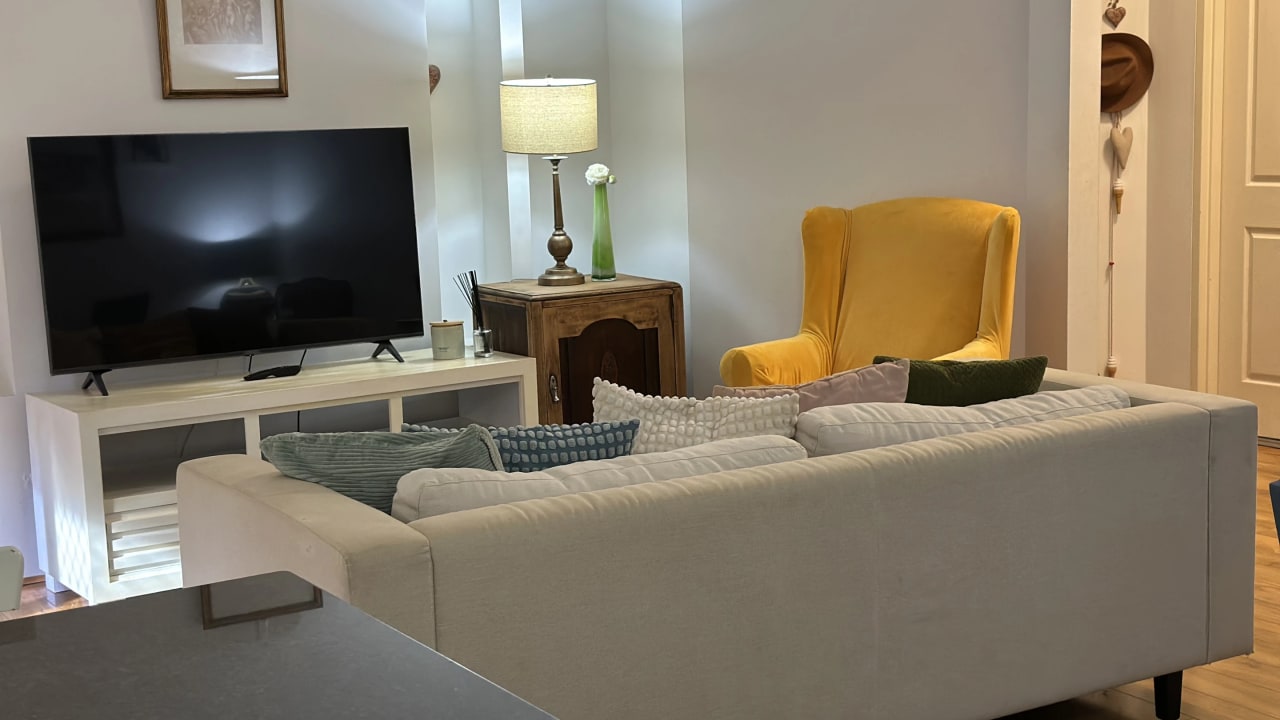Whole property with 2 rooms for rent