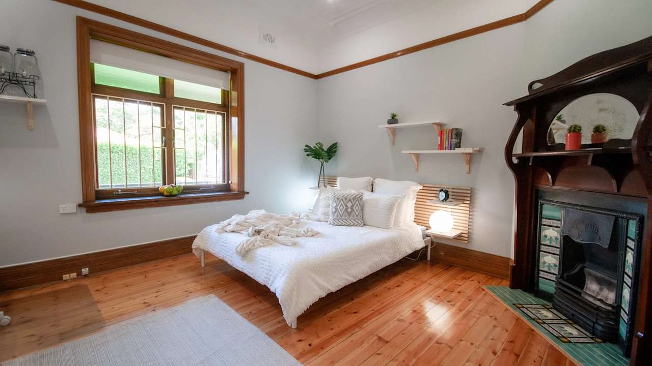 Furnished room in a share house