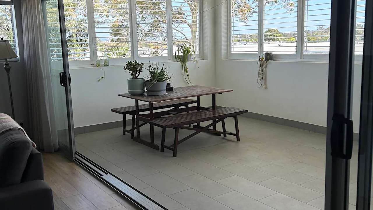 Unfurnished room in a flatshare
