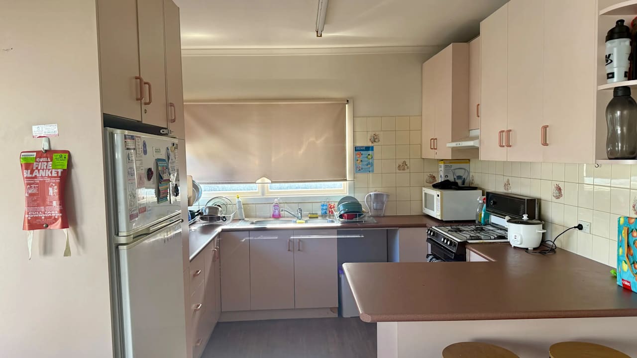 Furnished room in a share house