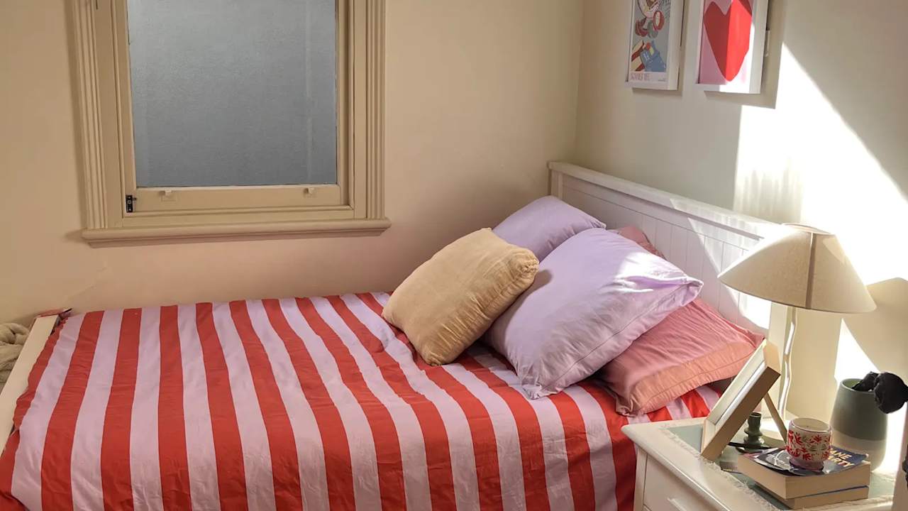 Room in a share house