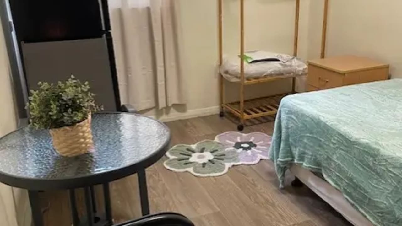 Furnished room in a share house