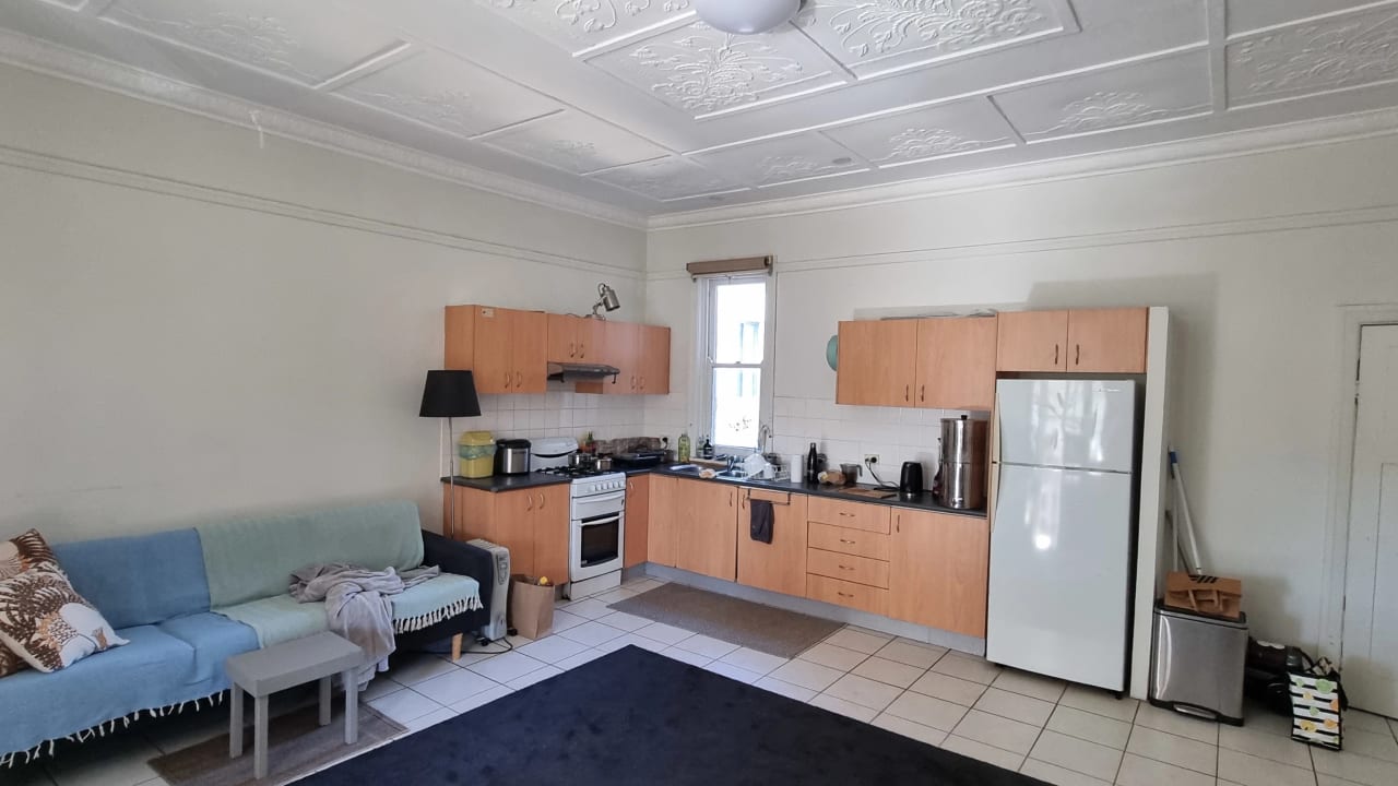 Furnished room in a flatshare