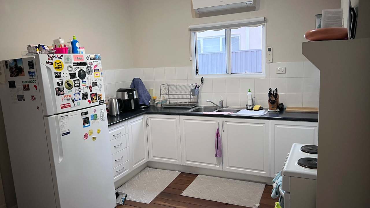 Room in a share house