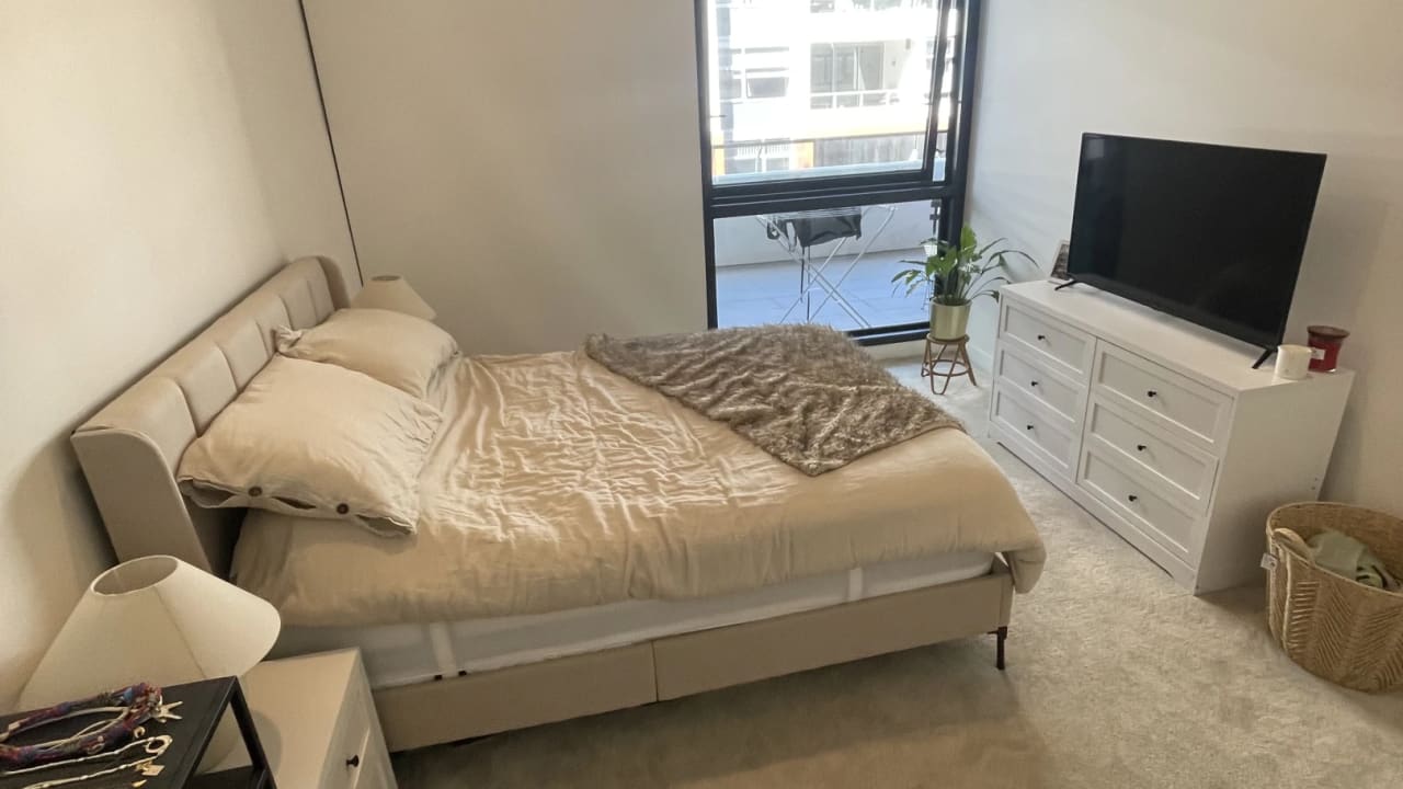 Unfurnished room with own bathroom
