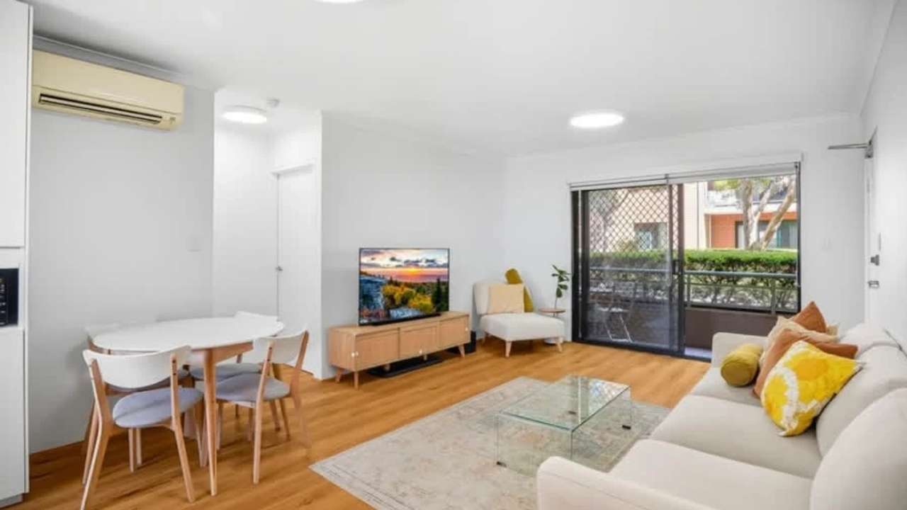 Whole property with 2 rooms for rent