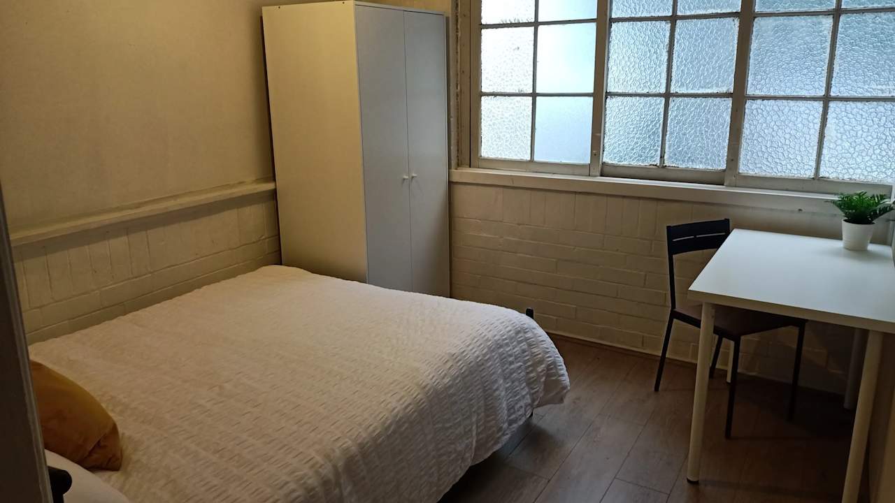 Furnished room in a share house