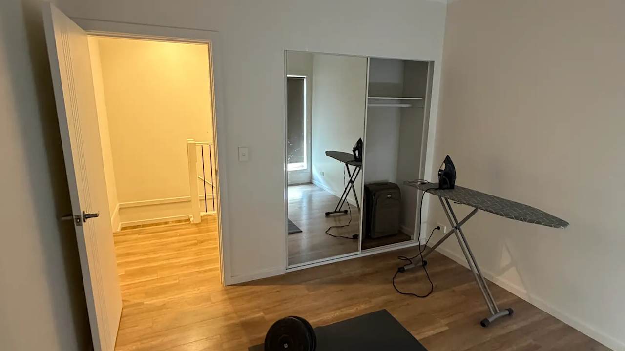 Unfurnished room in a share house