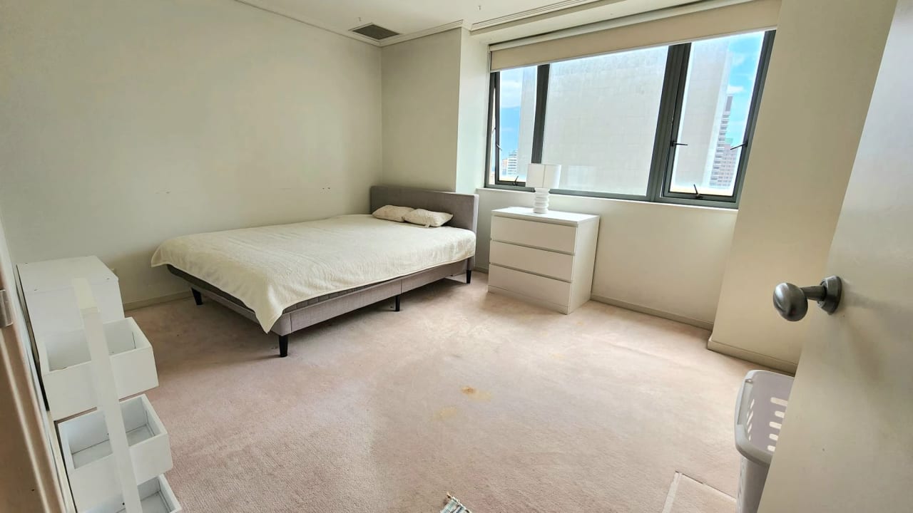 Furnished room in a flatshare