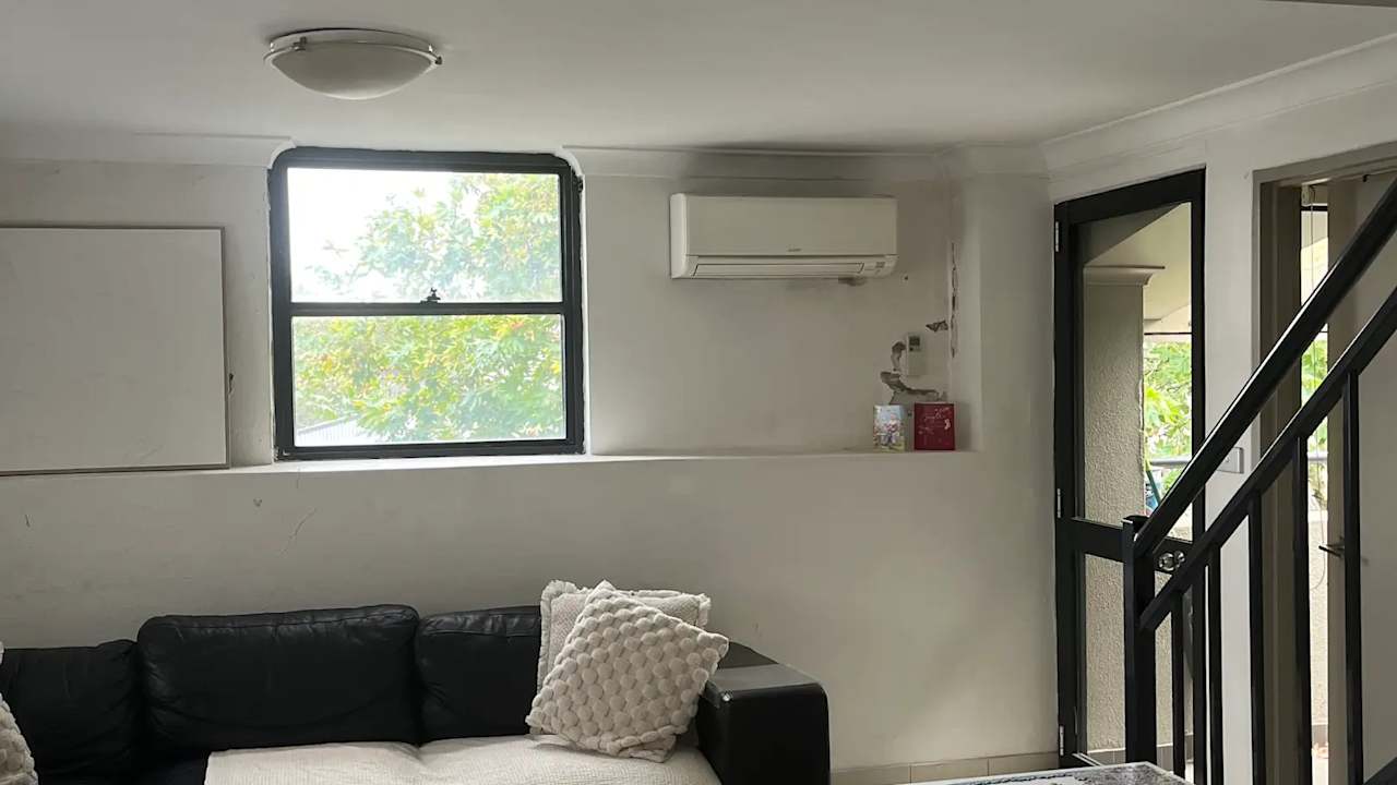 Furnished room with ensuite in a flatshare