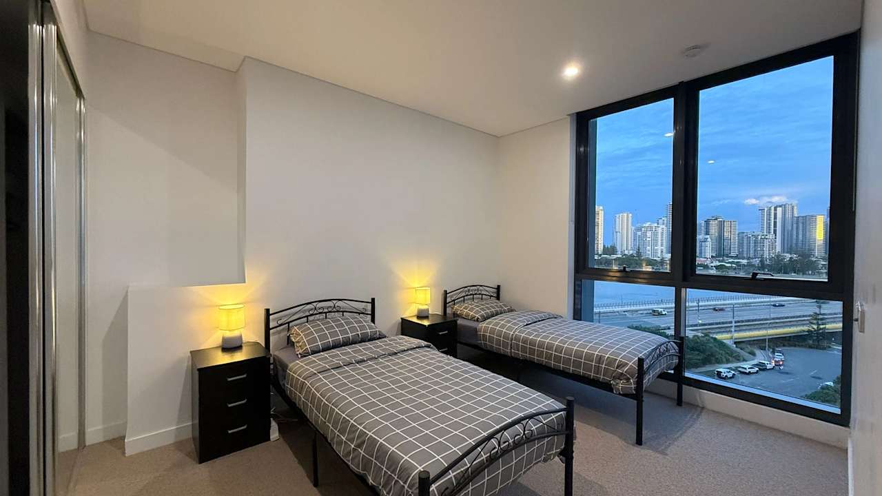 Furnished room with ensuite in a flatshare