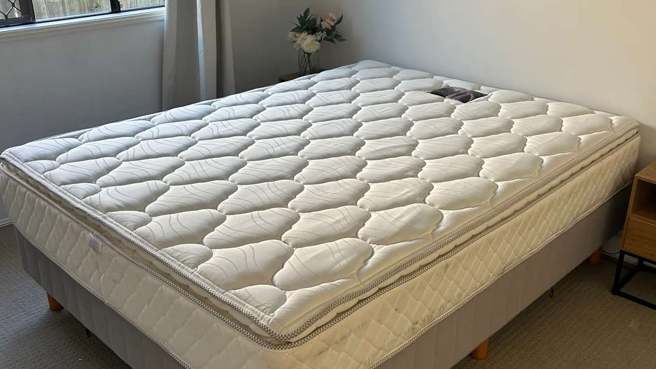 Room in a share house