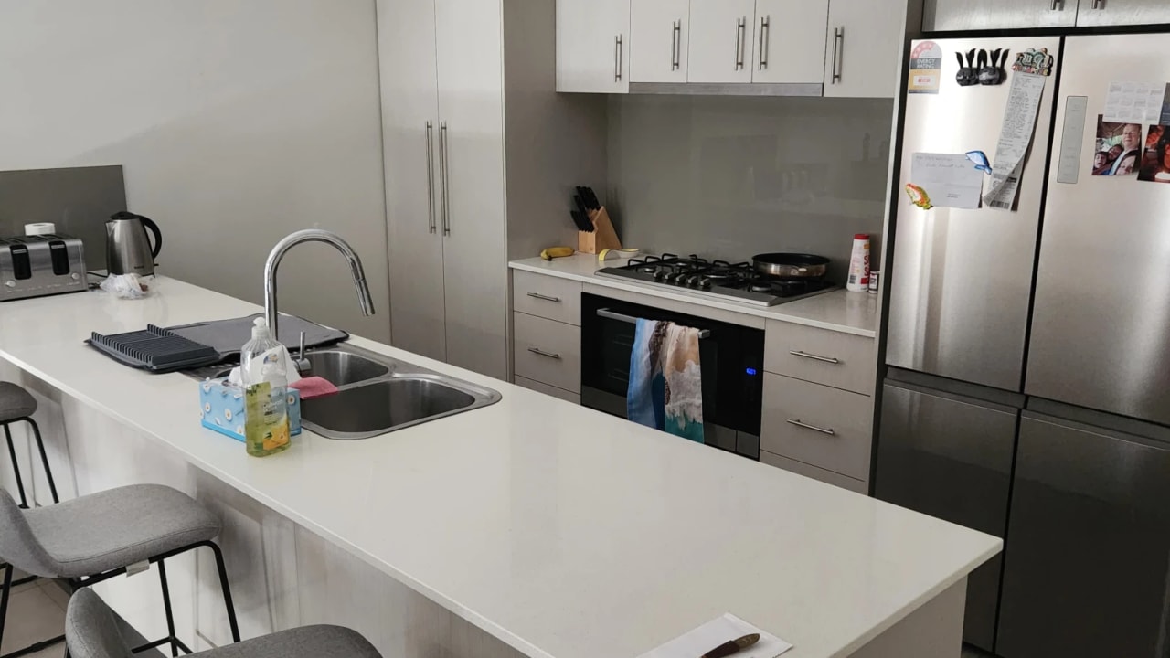 Room in a share house