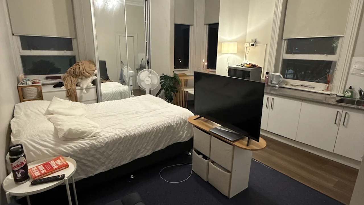 Furnished room studio flat for rent