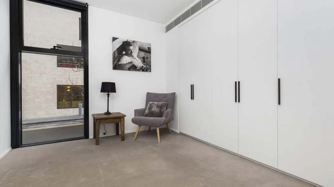 Unfurnished room with own bathroom