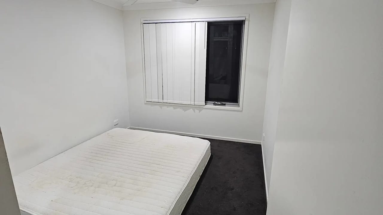 Unfurnished room in a share house