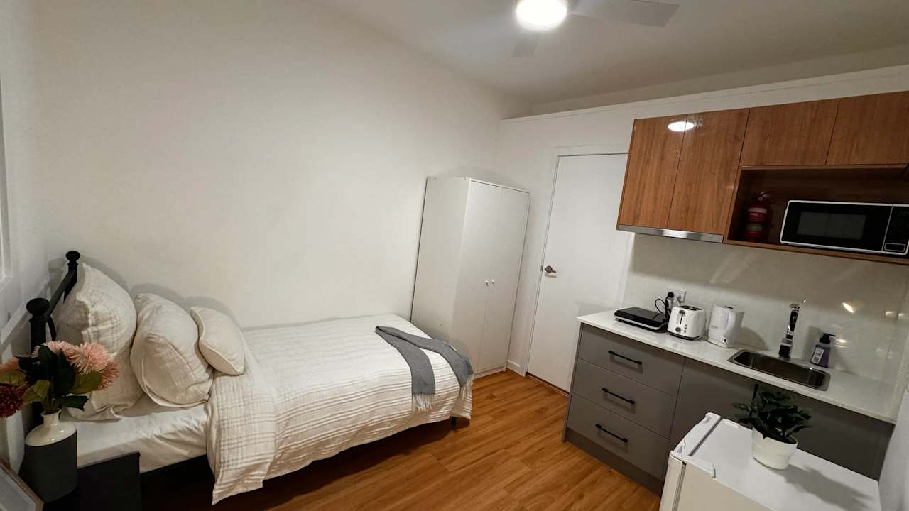 Furnished room studio flat for rent