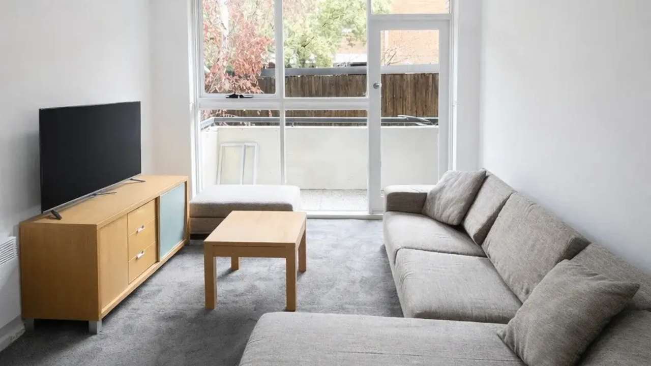 Whole property with 3 rooms for rent