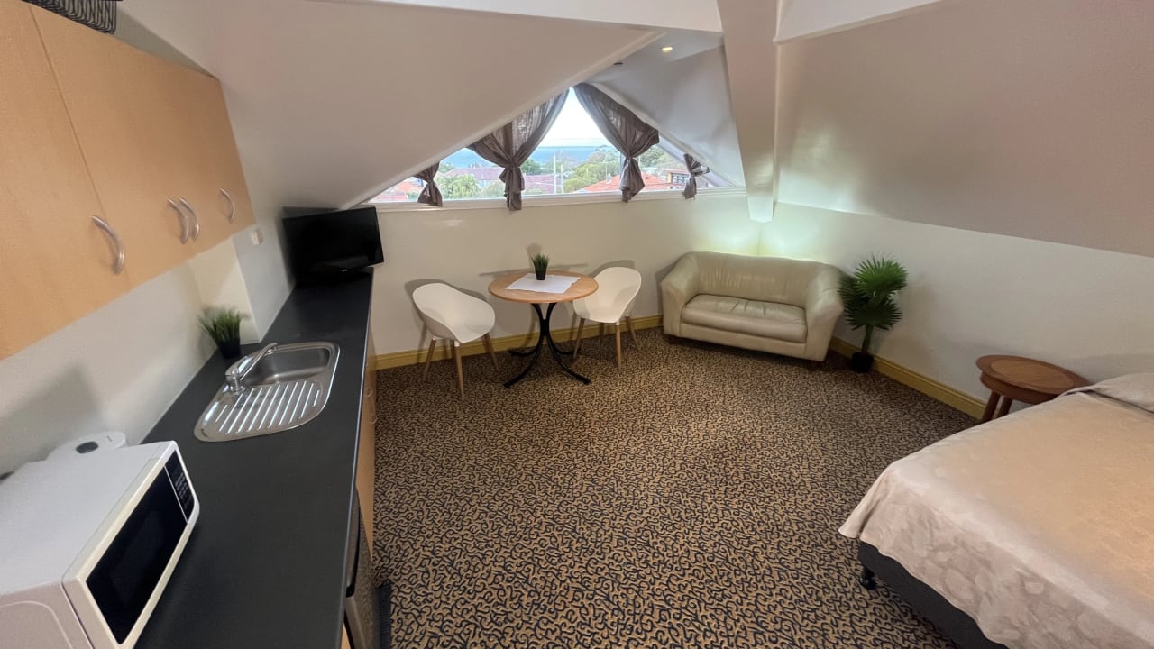 Furnished room studio flat for rent