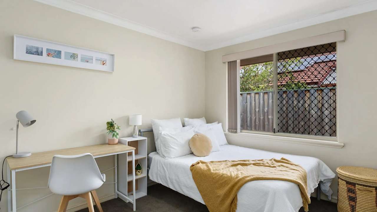 Furnished room in a share house