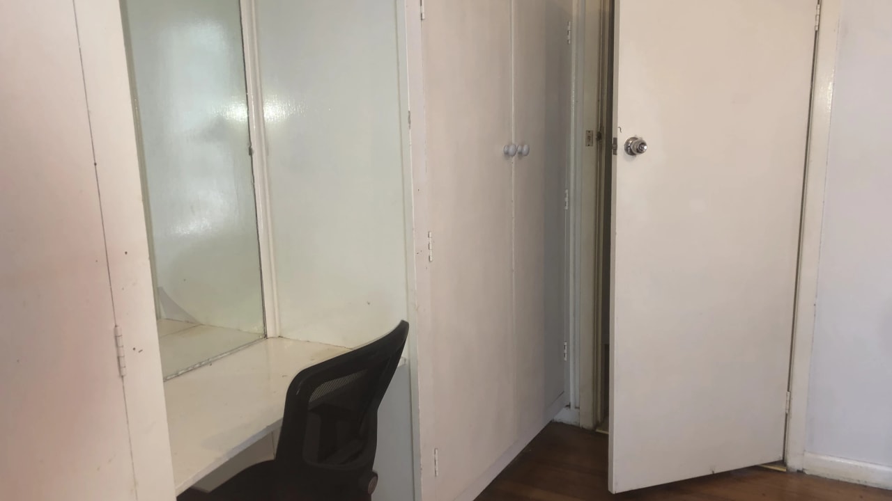 Room in a share house
