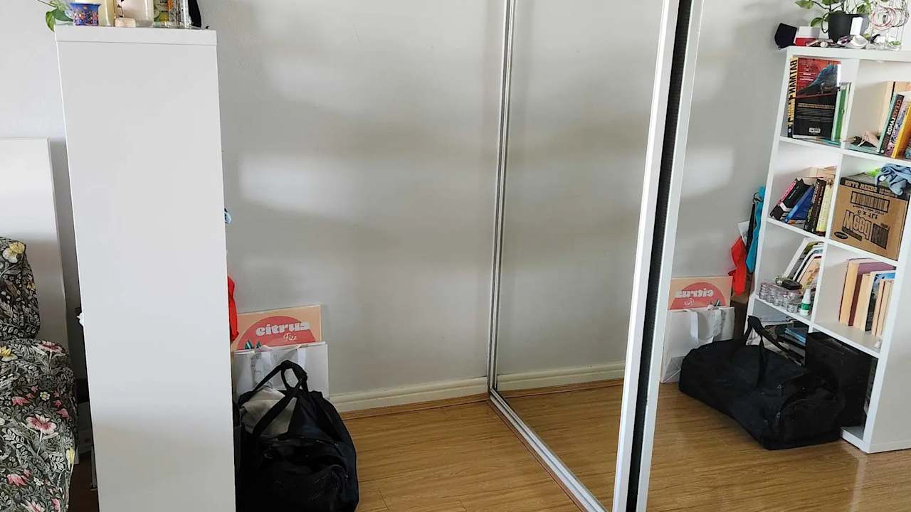 Unfurnished room in a flatshare