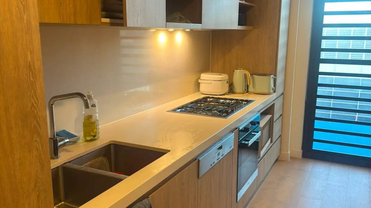 Furnished room with ensuite in a flatshare