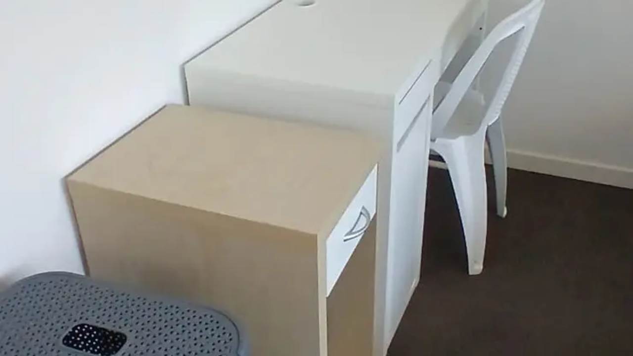 Furnished room in a share house