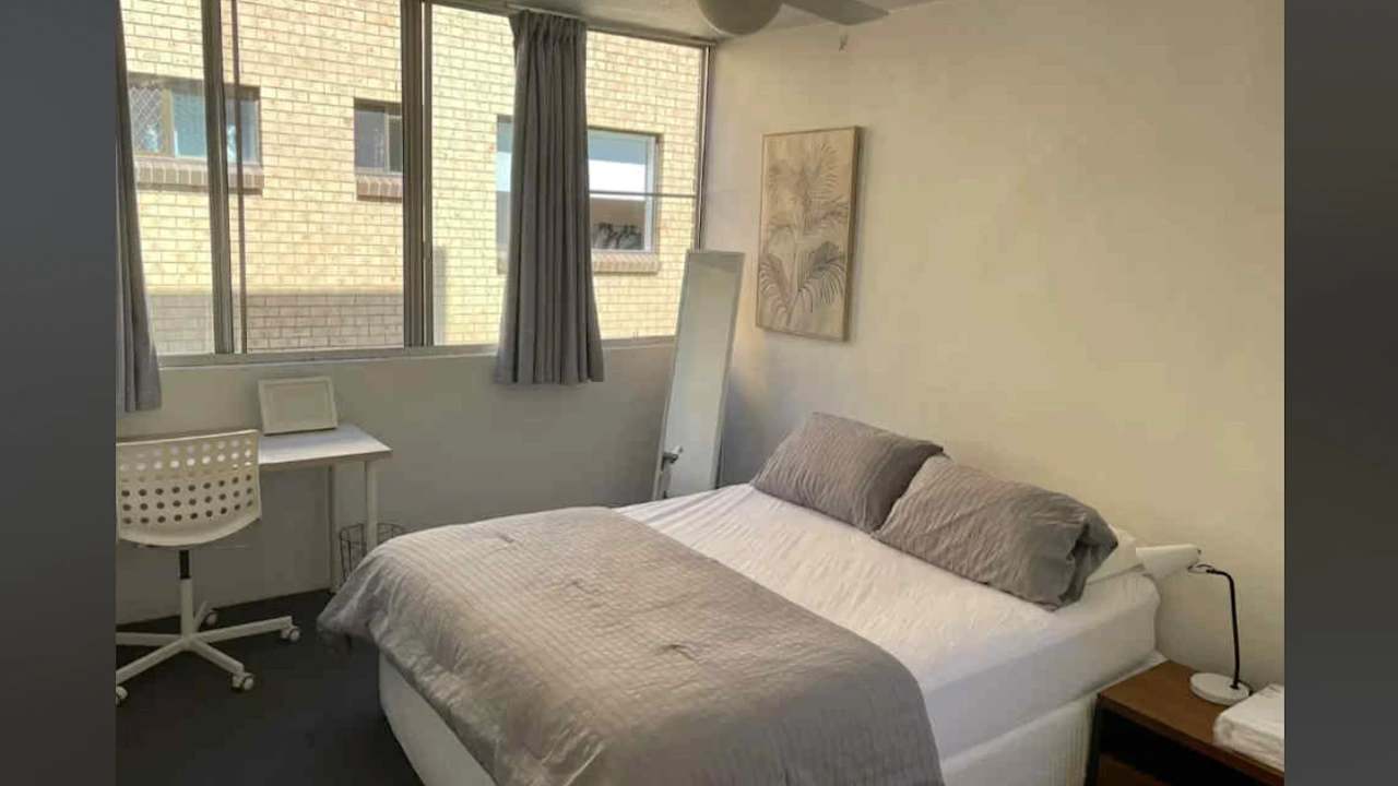 Furnished room in a flatshare