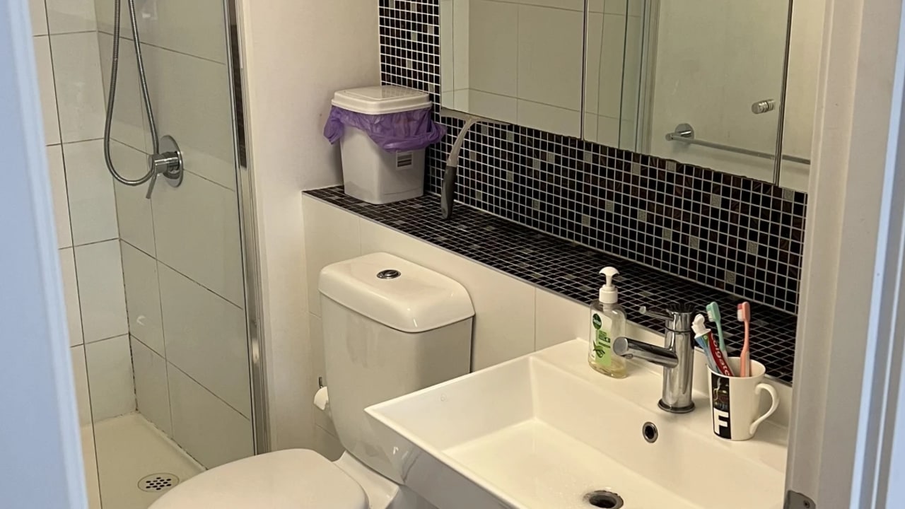 Furnished room with own bathroom