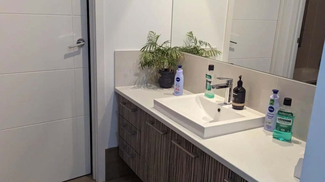 Unfurnished room in a share house