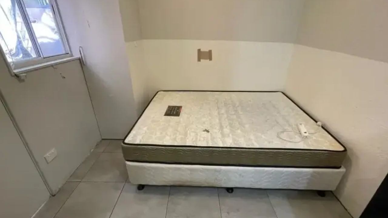 Furnished room studio flat for rent