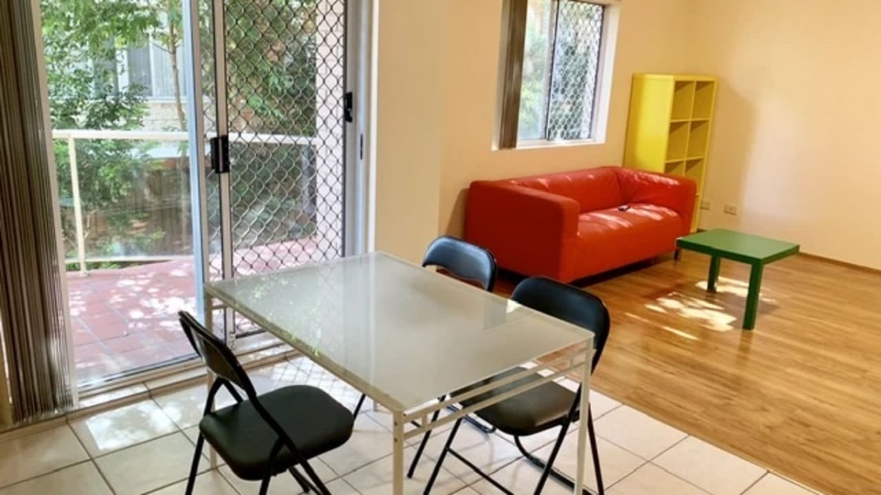 Whole property with 2 rooms for rent